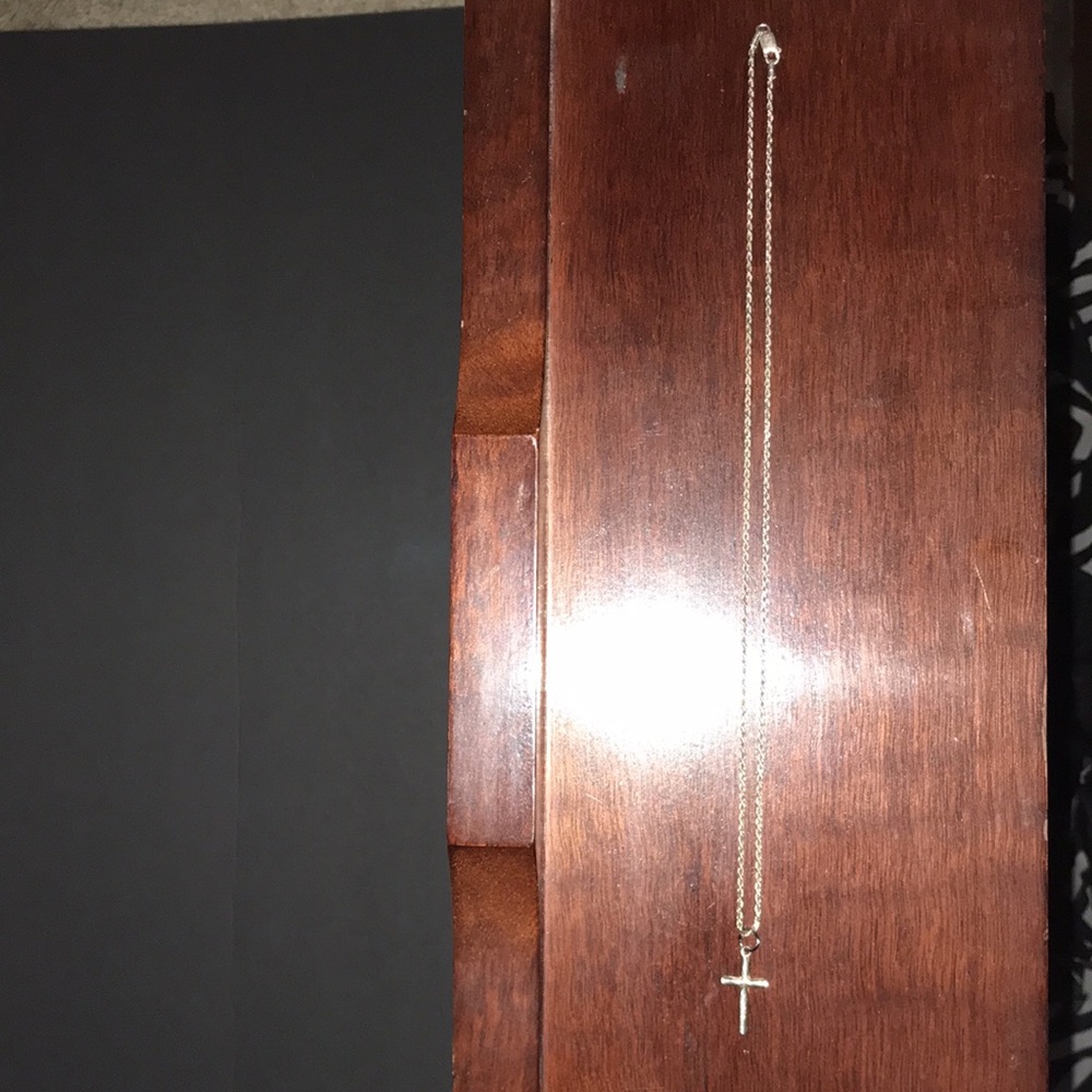 925 Sterling Silver Chain & Cross - 18 inch Silver Chain - Picture 7 of 7